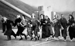 ‘Girls of the Golden Gate’
