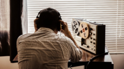 How many other Trump enemies are being warrantlessly wiretapped?